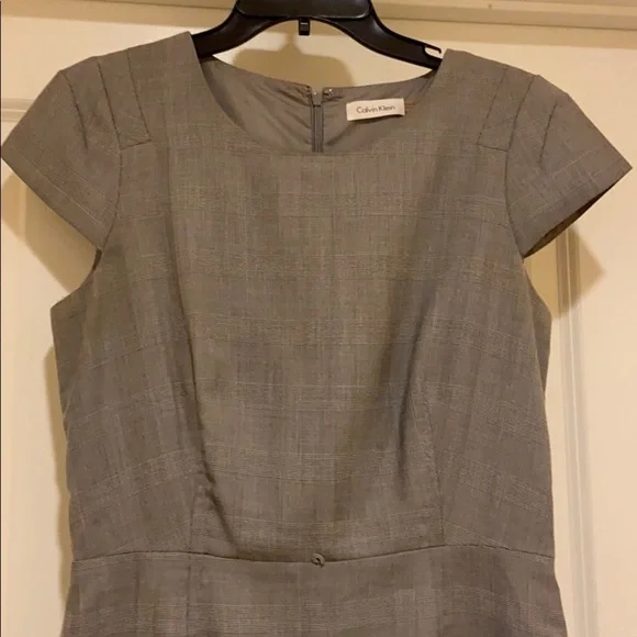 Calvin Klein Shift Dress - Capped Sleeves - Picture 2 of 5